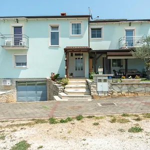 Zdravac Appartamento Umago